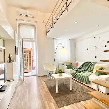 Stay Cool! Apartment With Sauna And Private Garden Budapeşte Dış mekan fotoğraf
