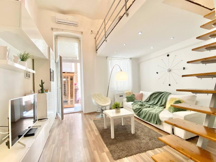Stay Cool! Apartment With Sauna And Private Garden Budapeşte Dış mekan fotoğraf